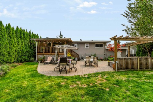 32137 Debreen Crescent, Abbotsford, BC - Outdoor With Deck Patio Veranda