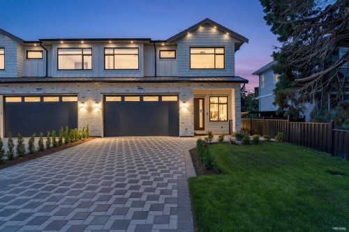 8221 111b Street  Delta, BC V4C 4T2