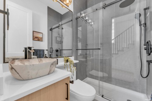 8221 111B Street, Delta, BC - Indoor Photo Showing Bathroom