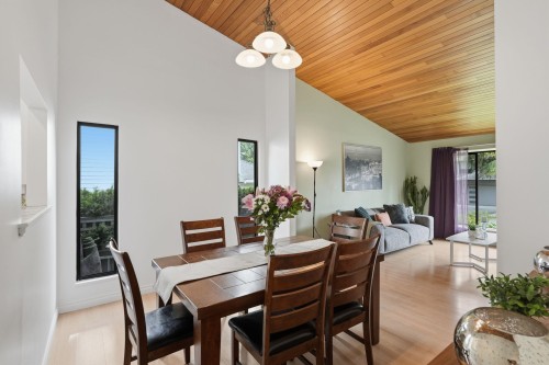 11837 Alderwood Crescent, Delta, BC - Indoor Photo Showing Dining Room