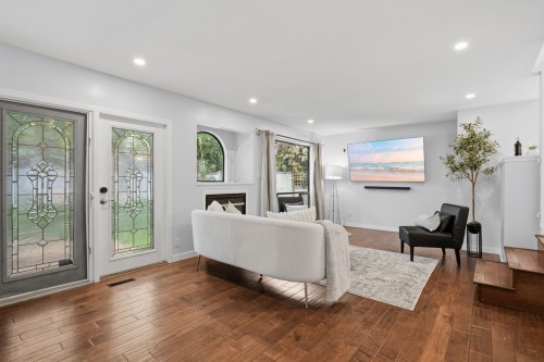 11837 Alderwood Crescent, Delta, BC - Indoor Photo Showing Living Room