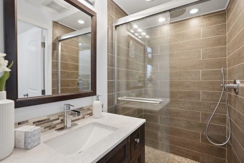11837 Alderwood Crescent, Delta, BC - Indoor Photo Showing Bathroom