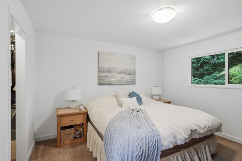 11837 Alderwood Crescent, Delta, BC - Indoor Photo Showing Bedroom