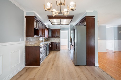 19065 60 Avenue, Surrey, BC - Indoor Photo Showing Kitchen