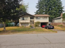 14935 Bluebird Crescent Surrey, BC V3R 4T8