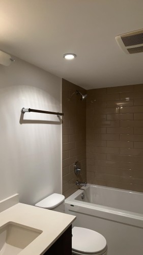 202-8695 160 Street , Surrey, BC V4G 1N4 4