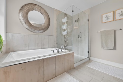 36643 Auguston Parkway E, Abbotsford, BC - Indoor Photo Showing Bathroom