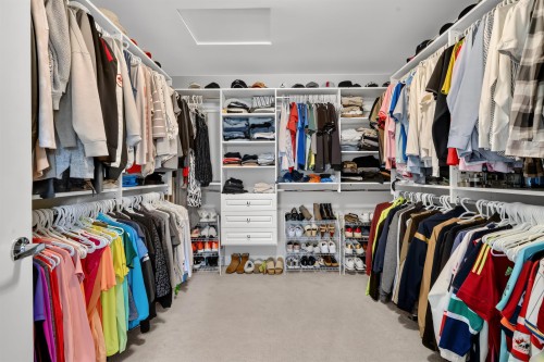 36643 Auguston Parkway E, Abbotsford, BC - Indoor With Storage