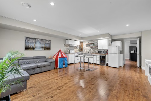 36643 Auguston Parkway E, Abbotsford, BC - Indoor Photo Showing Living Room