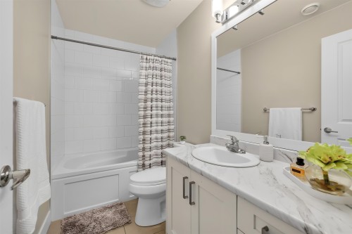 36643 Auguston Parkway E, Abbotsford, BC - Indoor Photo Showing Bathroom