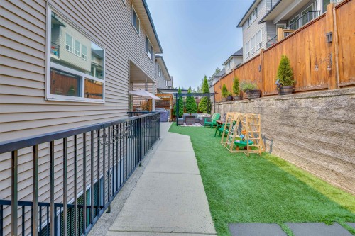 36643 Auguston Parkway E, Abbotsford, BC - Outdoor With Exterior