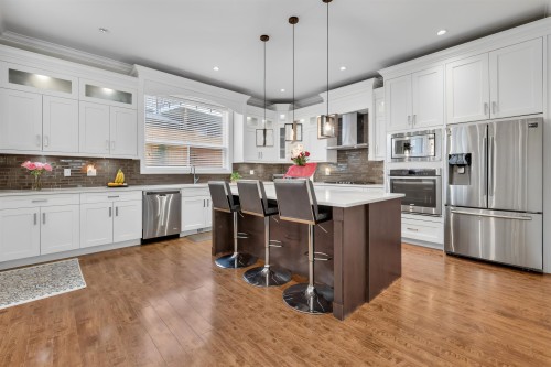 36643 Auguston Parkway E, Abbotsford, BC - Indoor Photo Showing Kitchen With Stainless Steel Kitchen With Upgraded Kitchen