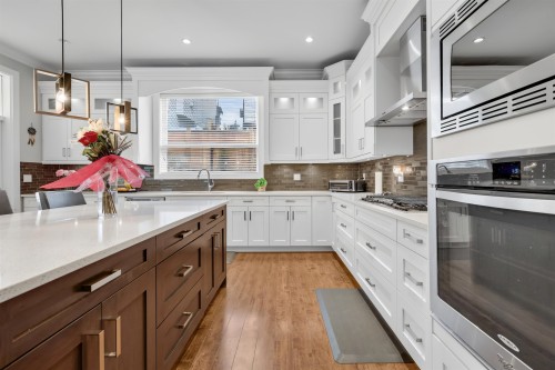 36643 Auguston Parkway E, Abbotsford, BC - Indoor Photo Showing Kitchen With Upgraded Kitchen