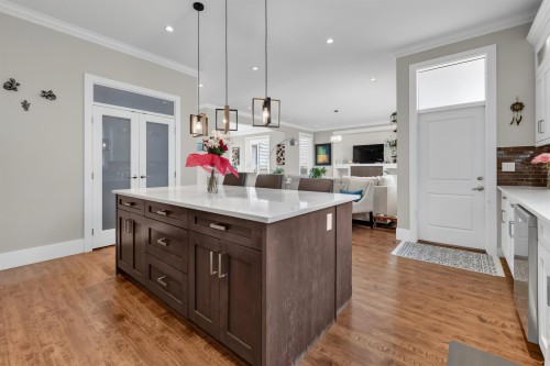 36643 Auguston Parkway E, Abbotsford, BC - Indoor Photo Showing Kitchen With Upgraded Kitchen