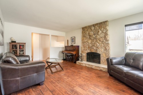 6811 Baker Road, Delta, BC - Indoor Photo Showing Living Room With Fireplace