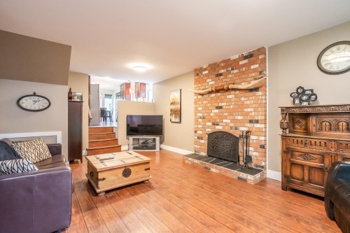 6811 Baker Road, Delta, BC - Indoor Photo Showing Living Room With Fireplace