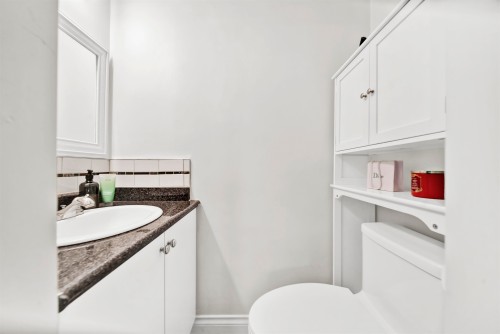 7681 115 Street, Delta, BC - Indoor Photo Showing Bathroom
