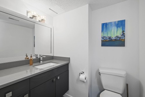 10421 Santa Monica Drive, Delta, BC - Indoor Photo Showing Bathroom