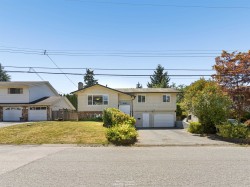 11384 86a Avenue Delta, BC V4C 2Y8