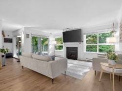 207-9668 148 Street Surrey, BC V3R 0W2