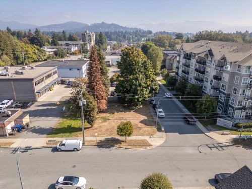 2612 Bourquin Crescent E, Abbotsford, BC 