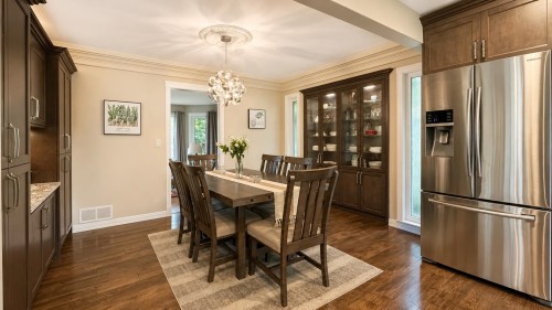 3017 Glendale Place, Abbotsford, BC - Indoor Photo Showing Dining Room