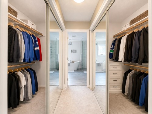 3017 Glendale Place, Abbotsford, BC - Indoor With Storage