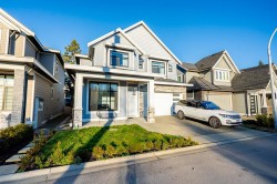 17825 Barnston Drive Surrey, BC V4N 6T4