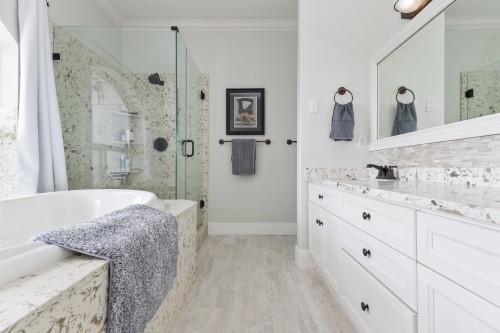 2764 St Moritz Way, Abbotsford, BC - Indoor Photo Showing Bathroom