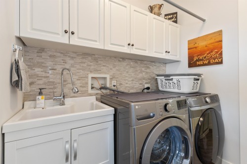 2764 St Moritz Way, Abbotsford, BC - Indoor Photo Showing Laundry Room