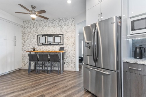 2764 St Moritz Way, Abbotsford, BC - Indoor Photo Showing Kitchen