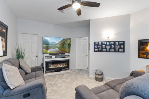 2764 St Moritz Way, Abbotsford, BC - Indoor Photo Showing Living Room With Fireplace