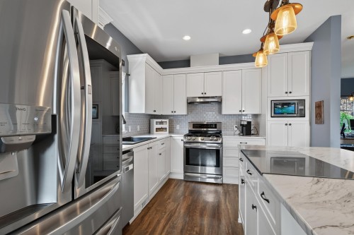 4337 Callaghan Crescent, Abbotsford, BC - Indoor Photo Showing Kitchen With Upgraded Kitchen