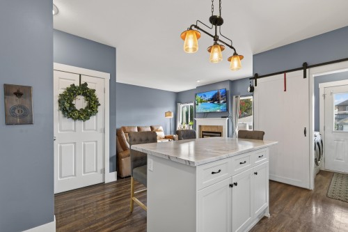 4337 Callaghan Crescent, Abbotsford, BC - Indoor Photo Showing Kitchen