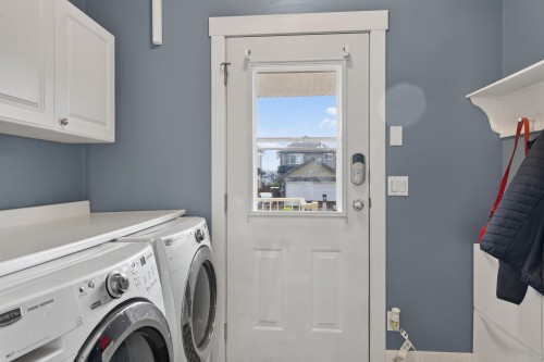 4337 Callaghan Crescent, Abbotsford, BC - Indoor Photo Showing Laundry Room