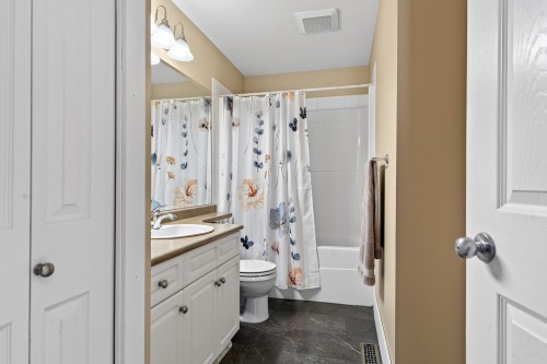 4337 Callaghan Crescent, Abbotsford, BC - Indoor Photo Showing Bathroom