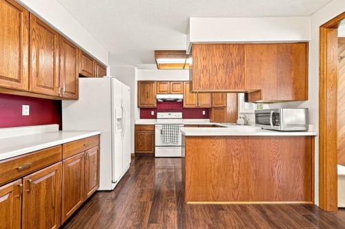 9146 118 Street, Delta, BC - Indoor Photo Showing Kitchen