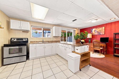 9146 118 Street, Delta, BC - Indoor Photo Showing Kitchen