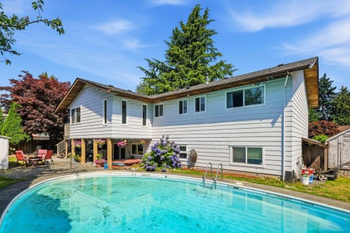 9146 118 Street, Delta, BC - Outdoor With In Ground Pool