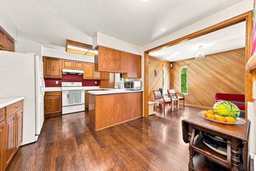 9146 118 Street, Delta, BC - Indoor Photo Showing Kitchen