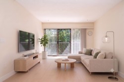 208-15020 North Bluff Road  White Rock, BC V4B 5A4