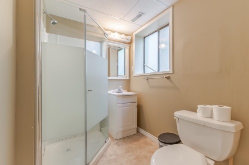 6457 Summit Crescent, Delta, BC - Indoor Photo Showing Bathroom