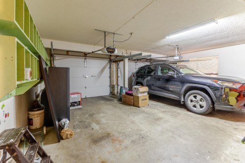 6457 Summit Crescent, Delta, BC - Indoor Photo Showing Garage