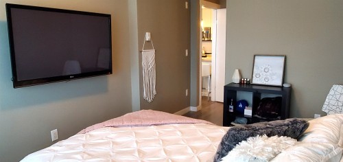 409-2242 Whatcom Road, Abbotsford, BC - Indoor Photo Showing Bedroom