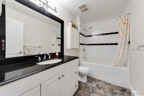 5-6712 Baker Road, Delta, BC - Indoor Photo Showing Bathroom