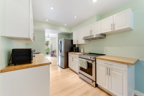 5-6712 Baker Road, Delta, BC - Indoor Photo Showing Kitchen