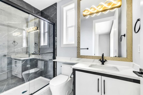 26668 Fraser Highway, Langley, BC - Indoor Photo Showing Bathroom