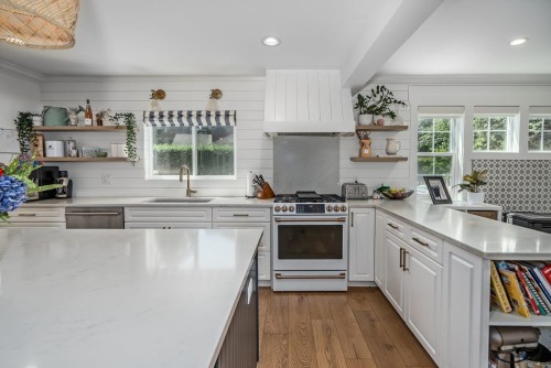 9194 Wright Street, Langley, BC - Indoor Photo Showing Kitchen With Upgraded Kitchen