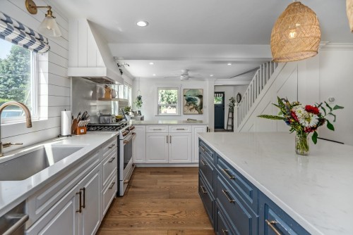 9194 Wright Street, Langley, BC - Indoor Photo Showing Kitchen With Upgraded Kitchen