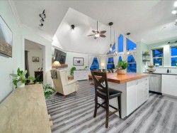 408-20237 54 Avenue Langley, BC V3A 3W2